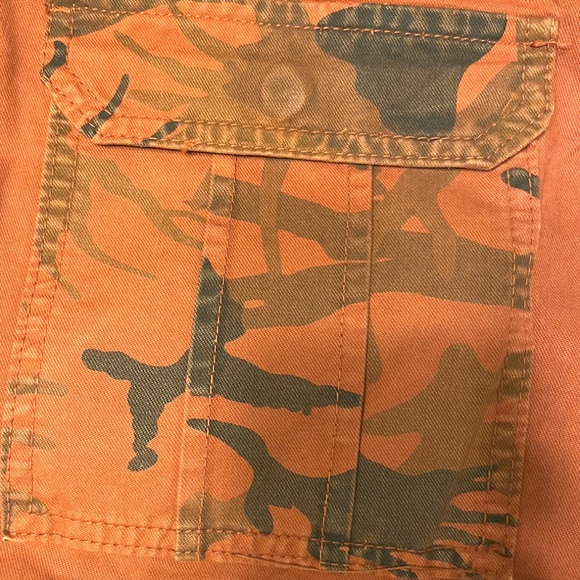 💥💋💥NWOT Men Camo Cargo Pocket Shorts Color:Rust Size: 36 Inseam:12”Length:23" - Picture 5 of 7